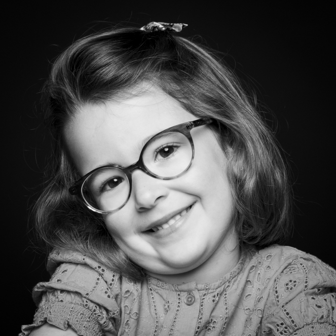 Marie Photographe : séance photo studio famille angers
